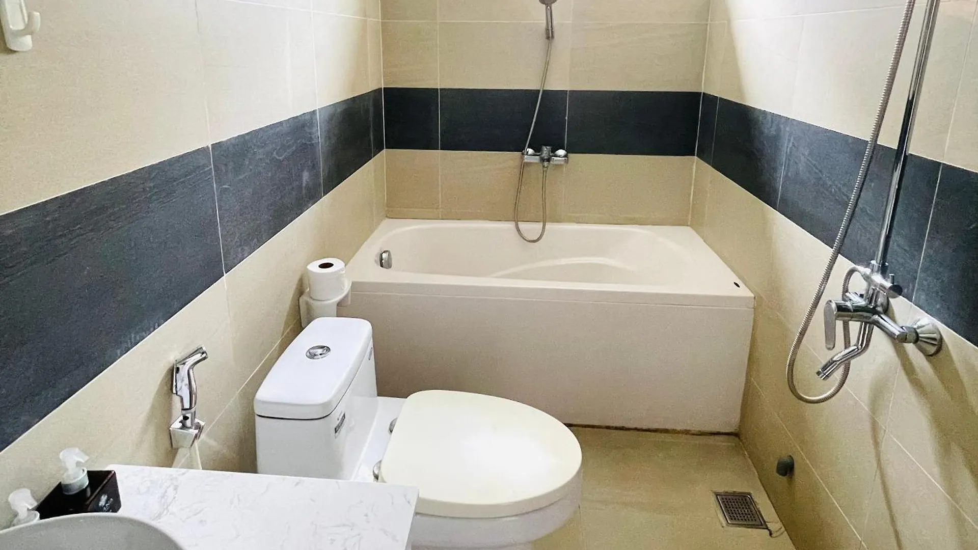 Silana Beachfront Hotel & Spa Đà Nẵng