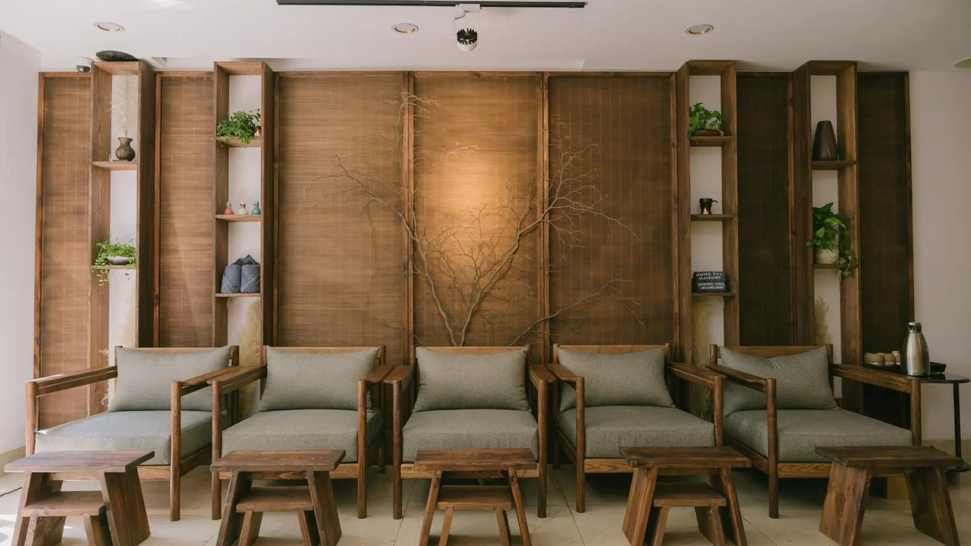 Silana Beachfront Hotel & Spa Đà Nẵng 2*,  Vietnam