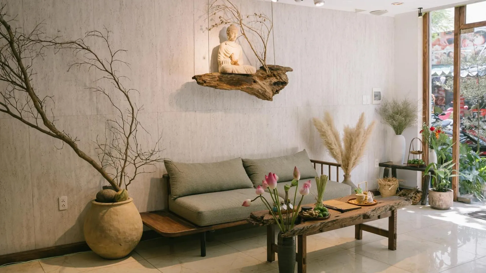 Silana Beachfront Hotel & Spa Da Nang